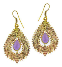 Load image into Gallery viewer, Ohrringe Amethyst Tropfen Zopf Spitzen Kreuz Messing antik gold nickelfrei Tribal Brass Ohrhänger - chic-net.de
