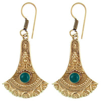 Cargar imagen en el visor de la galería, Ohrringe Axt Punkte verziert Onyx grün Messing antik golden nickelfrei Ohrhänger Tribal Brass - chic-net.de
