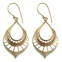 Load image into Gallery viewer, Ohrringe Brass Tribal OhrhängerTropfenform gewölbt Muster antik golden - chic-net.de
