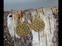 Load image into Gallery viewer, Ohrringe dick Blumen Blume des Lebens rund Messing antik golden nickelfrei Tribal Brass - chic-net.de
