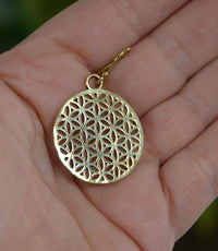 Load image into Gallery viewer, Ohrringe dick Blumen Blume des Lebens rund Messing antik golden nickelfrei Tribal Brass - chic-net.de
