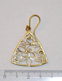 Load image into Gallery viewer, Ohrringe Dreieck Mandel Spiralen Messing antik golden Tribal Brass Ohrhänger nickelfrei Schmuck - chic-net.de
