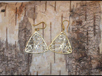 Load image into Gallery viewer, Ohrringe Dreieck Mandel Spiralen Messing antik golden Tribal Brass Ohrhänger nickelfrei Schmuck - chic-net.de
