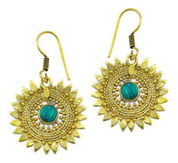Load image into Gallery viewer, Ohrringe Malachit Stein Zopf Blätter Punkte Dreiecke Messing Ohrhänger grün nickelfrei antik Tribal - chic-net.de

