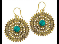 Load image into Gallery viewer, Ohrringe Malachit Zopf Kreis Punkte Dreiecke Messing Ohrhänger grün antik gold Tribal - chic-net.de
