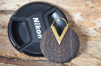 Load image into Gallery viewer, Ohrringe Narra Holz Brass gold Zacke Blume Mandala - chic-net.de
