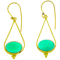 Load image into Gallery viewer, Ohrringe Onyx grün oval Tropfen Dreieck Punkte Messing antik golden Ohrhänger nickelfrei Tribal - chic-net.de
