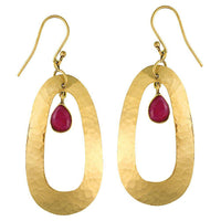 Load image into Gallery viewer, Ohrringe Rubin Tropfen oval gehämmert Messing antik golden nickelfrei Ohrhänger Tribal Brass - chic-net.de
