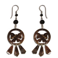 Load image into Gallery viewer, Ohrringe rund Schmetterling gestanzt Kokosholz dunkelbraun Maserung mit Anhänger - chic-net.de
