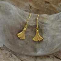 Load image into Gallery viewer, Ohrringe Silber 925 Ginkgo Blatt 10mm vergoldet - chic-net.de
