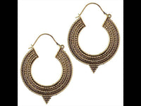 Load image into Gallery viewer, Ohrringe Spitze Kreise Punkte Tribal Messing Brass antik golden nickelfrei Schmuck Piercing - chic-net.de
