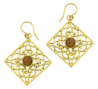 Load image into Gallery viewer, Ohrringe Tigerauge Karo Ornamente glänzend Messing antik golden Tribal 40 mm - chic-net.de
