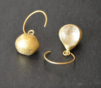 Load image into Gallery viewer, Ohrringe vergoldet 925 Silber Tropfen offen Hook Bogen - chic-net.de
