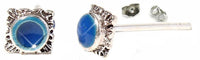 Load image into Gallery viewer, Ohrstecker eckig, 4 mm Ø, lapis, dunkelblau, in Silber mit Muster eingefasst, 925er Sterlingsilber-Stift - chic-net.de
