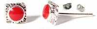 Load image into Gallery viewer, Ohrstecker eckig, 4 mm Ø, rot, koralle, in Silber mit Muster eingefasst, 925er Sterlingsilber-Stift - chic-net.de
