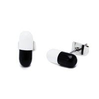 Load image into Gallery viewer, Ohrstecker Pille Tablette schmal 9 mm zweifarbig Edelstahl Unisex Schmuck Ohrringe - chic-net.de
