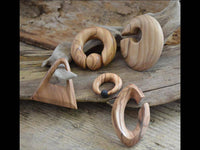 Load image into Gallery viewer, Olivenholz 12mm Piercing Hoop Creole hell Kreis 60mm - chic-net.de
