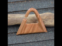 Cargar imagen en el visor de la galería, Olivenholz 6mm Piercing Creole Handtasche Dreieck - chic-net.de
