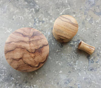 Cargar imagen en el visor de la galería, Olivenholz Flesh Plug Lobe Piercing Holz Double Flared - chic-net.de
