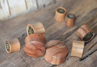 Load image into Gallery viewer, Olivenholz Horn Inlay Flesh Plug Blume des Lebens - chic-net.de
