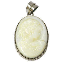 Load image into Gallery viewer, Perlmutt Anhänger Damen Schmuck 925er Sterling Silber handgeschnitzt Frauenkopf Punkte Rand - chic-net.de
