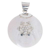 Load image into Gallery viewer, Perlmutt-Anhänger, kreisrunder Damenanhänger aus 925er Sterlingsilber mit Perlmutt und Silberverzierung, ca. 35mm Ø - chic-net.de
