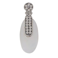 Load image into Gallery viewer, Perlmutt-Anhänger, ovaler Damenanhänger aus 925er Sterlingsilber mit Perlmutt und Silberverzierung, ca. 21 x 13mm - chic-net.de
