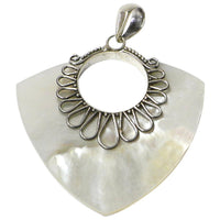 Load image into Gallery viewer, Perlmutt-Anhänger, pfeilförmiger Damenanhänger aus 925er Sterlingsilber mit Perlmutt und Silberverzierung, ca. 35 x 40mm - chic-net.de
