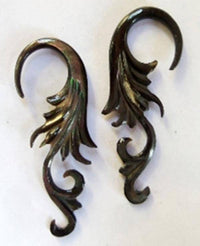 Load image into Gallery viewer, Perlmutt Piercing Flügel Hook 2mm Expander Muschel filigran handgeschnitzt Ohr - chic-net.de
