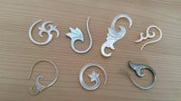 Load image into Gallery viewer, Perlmutt Piercing Hooks Spiralen 2mm 3mm Expander Muschel filigran geschnitzt - chic-net.de
