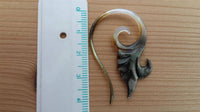 Load image into Gallery viewer, Perlmutt Piercing Spiral Hook 2mm Expander Muschel filigran handgeschnitzt Ohr - chic-net.de
