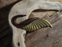 Load image into Gallery viewer, Piercing Hook Schwan Dehnschnecke aus Narraholz Brass - chic-net.de
