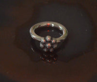 Load image into Gallery viewer, Piercing Ring Blume 925 Silber Labret Tragus 1.2mm - chic-net.de
