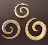 Load image into Gallery viewer, Piercing Walnuss Holz Expander beige Spirale Hoop 4mm 6mm 8mm Dehnschnecke Dehner - chic-net.de
