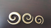 Load image into Gallery viewer, Piercing Walnuss Holz Expander beige Spirale Hoop 4mm 6mm 8mm Dehnschnecke Dehner - chic-net.de

