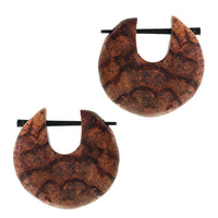 Load image into Gallery viewer, Pin Creolen Holz rund tränenförmig Horn-Pin verschiedene Hölzer 23 mm unisex - chic-net.de
