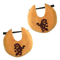 Load image into Gallery viewer, Pin Creolen Jackfrucht Holz hell Horn-Pin 23 mm rund dunkle Gravur Motiv - chic-net.de
