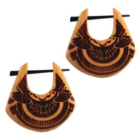 Load image into Gallery viewer, Pin Creolen Jackfrucht Holz hell Horn-Pin 23 mm Träne dunkle Gravur Motiv - chic-net.de
