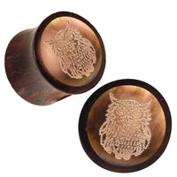 Load image into Gallery viewer, Plug aus Sono Holz Inlay Black Shell Lasergravur Eule Tunnel - chic-net.de
