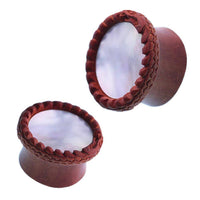 Load image into Gallery viewer, Plug braun Holz gemasert rund Schlange Muster Rand Muschel Inlay Perlmutt Piercing - chic-net.de
