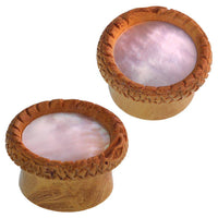 Load image into Gallery viewer, Plug hellbraun Teakholz gemasert rund Schlange Muster Rand Muschel Inlay Perlmutt Piercing - chic-net.de
