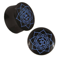Load image into Gallery viewer, Plug Horn blaue Gravur Om Blume handgeschnitzt schwarz Piercing - chic-net.de
