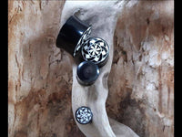 Load image into Gallery viewer, Plug Horn weiße Gravur schwarz Sternmuster Bänder Blende - chic-net.de
