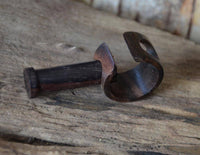 Load image into Gallery viewer, Plug Narraholz Pin-Creole braun gemasert Holz-Pin Creole.
