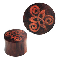 Load image into Gallery viewer, Plug Sonoholz Triqueta Triskele rot crushed Steininlay double flared Handarbeit - chic-net.de
