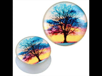 Cargar imagen en el visor de la galería, Plug weiß Acryl Baum schwarz Sonnenuntergang bunt Piercing Ohrschmuck - chic-net.de
