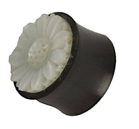 Cargar imagen en el visor de la galería, Plug weiß Horn Perlmutt Gänseblümchen double flared - chic-net.de
