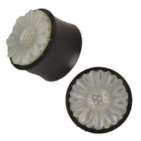 Cargar imagen en el visor de la galería, Plug weiß Horn Perlmutt Gänseblümchen double flared - chic-net.de
