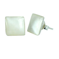 Load image into Gallery viewer, Quadrat Ohrstecker, weiß, aus Perlmutt, in Silber gefasst, 8mmØ, 925er Sterlingsilber-Stift - chic-net.de
