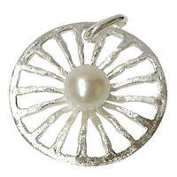 Load image into Gallery viewer, Rad gebürstet Perlenanhänger Zuchtperle Anhänger Silberanhänger rund Sterling Silber 925er.
